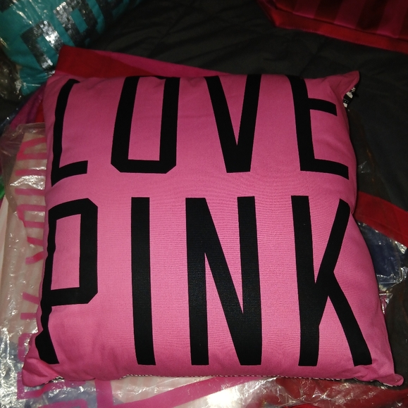 Victoria's Secret PINK Dorm Campus LOVE PINK Pillow NIP - Picture 1 of 4